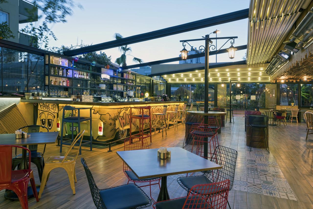 Voswos Garage Coffee Otel 3*