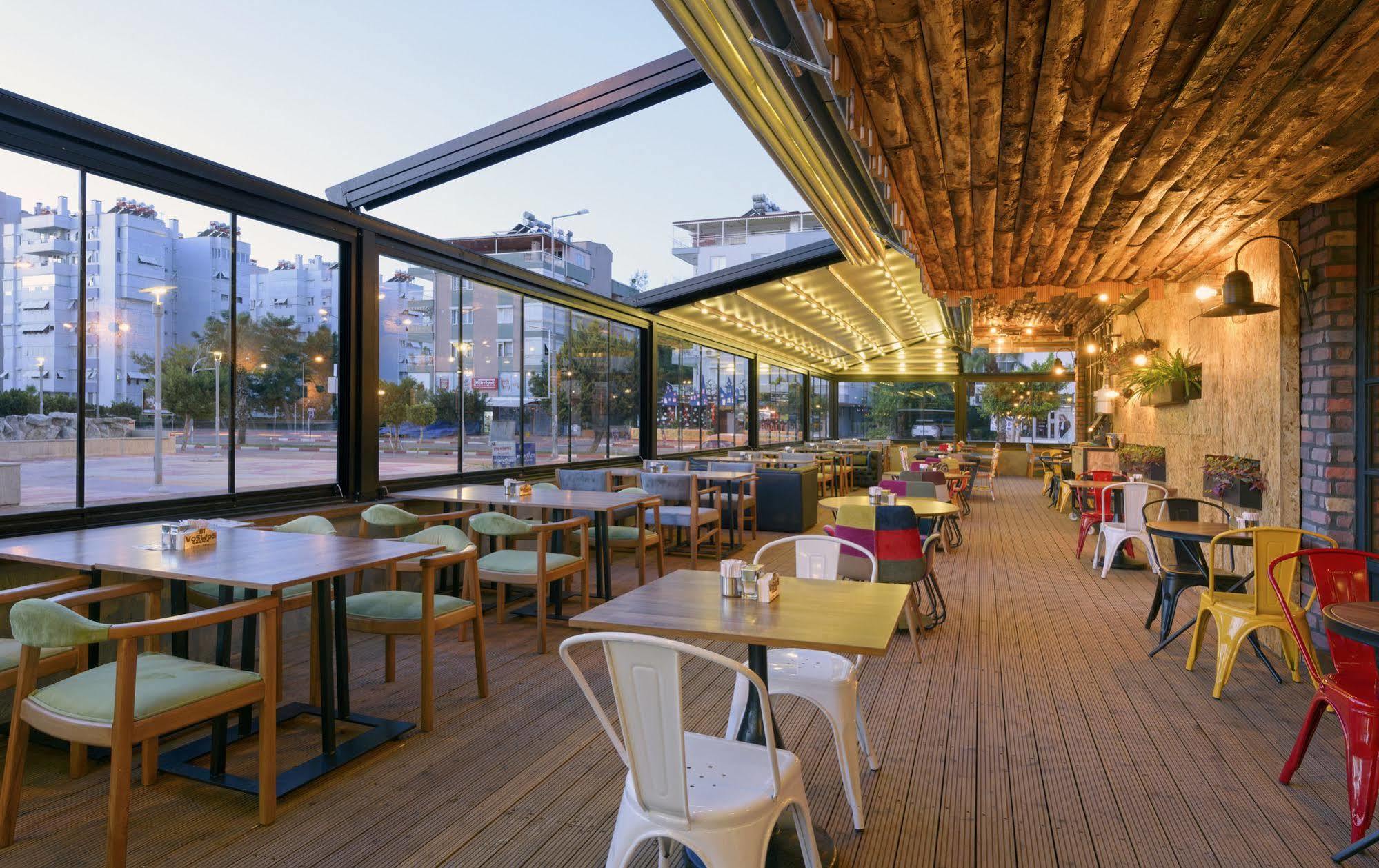 Otel Voswos Garage Coffee 3*
